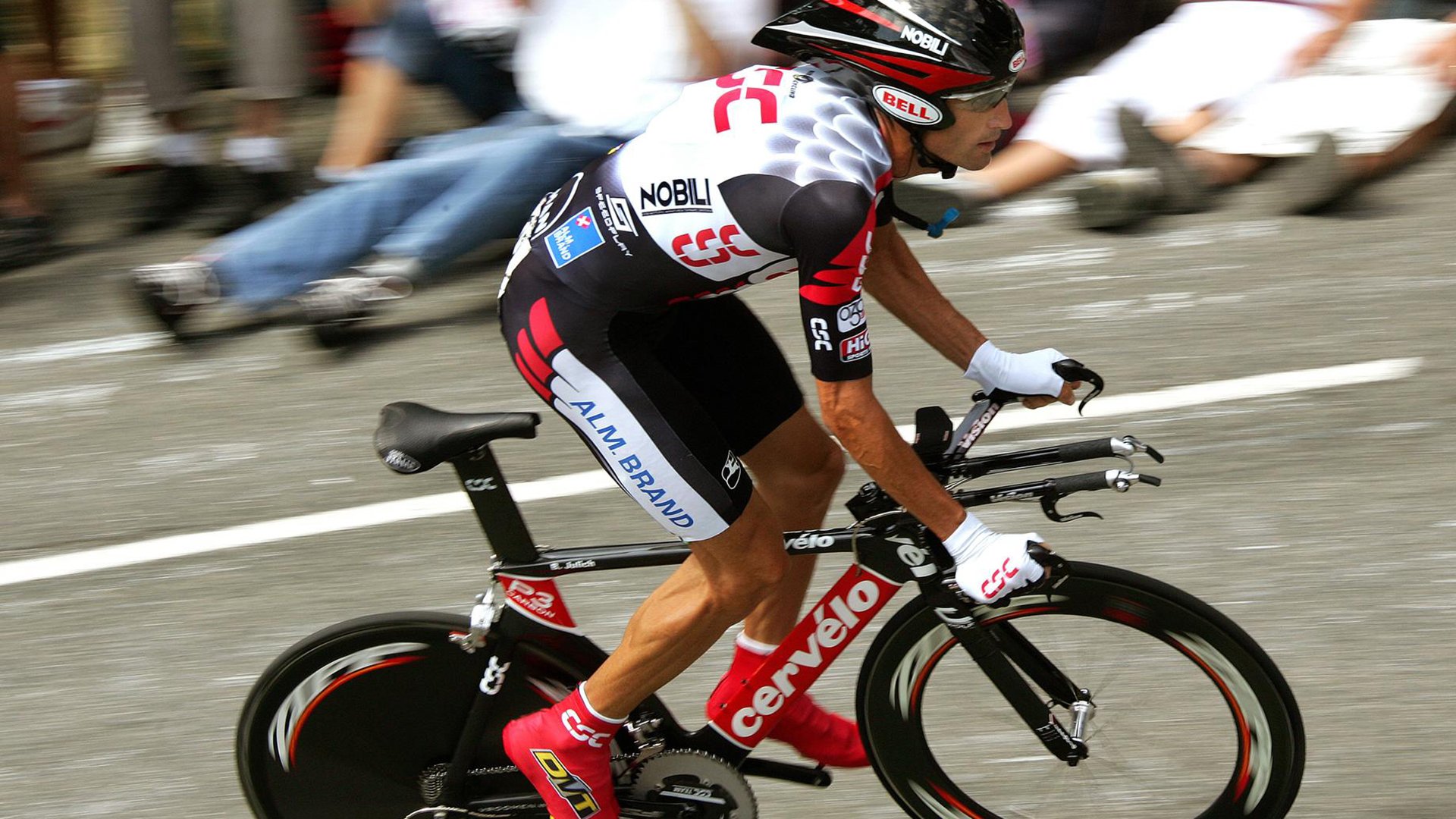 水球比赛比利时男队防守严密，比利时队放水